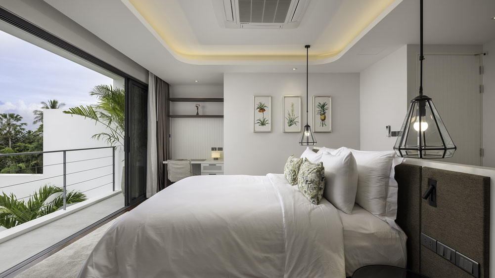 Surin Seaview Villa - Relaxing Master Bedroom